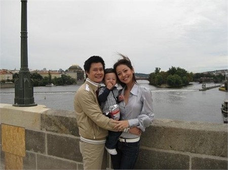 ต้องขอบคุณน้องอายเที่ยวครั้งนี้สะดวกสบายมากถึงจะมีเด็กไปด้วย อายค่อยหากิจกรรมให้น้องทำตลอด สนุกมากค่ะ ทริปนี้จะอยู่ความทรงจำของเราสามคนตลอดไป -คุณแอนนี-